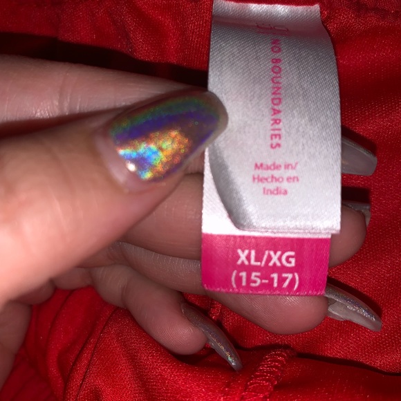 Red shorts - Picture 3 of 3